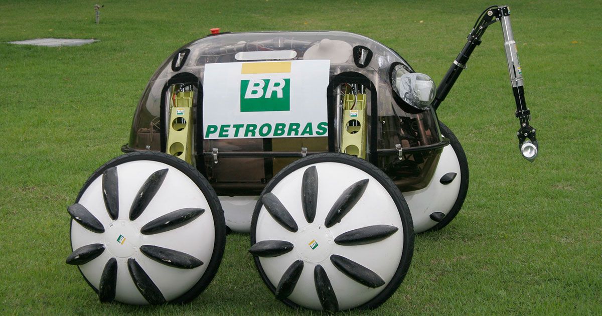 Hybrid Environmental Robot Chico Mendes